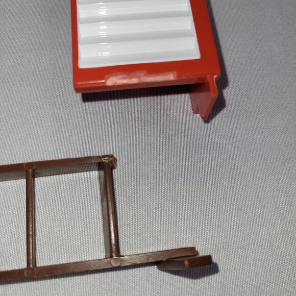 Breyer Red Tr-Fold Horse Barn Stable Folding Doll Playset - Picture 4 of 4